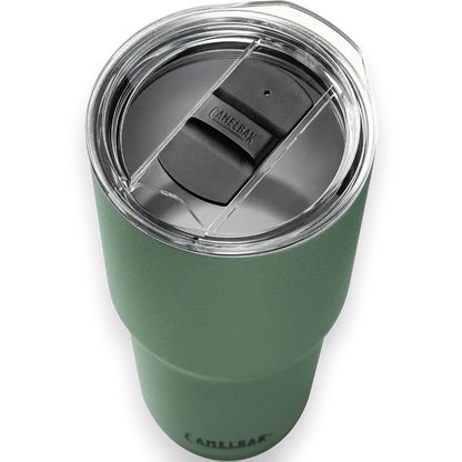 Copo Horizon Camelbak 850ml mantendo bebida quente por 8h e fria por 16h com design ergonômico e desempenho térmico ideal para o dia a dia.