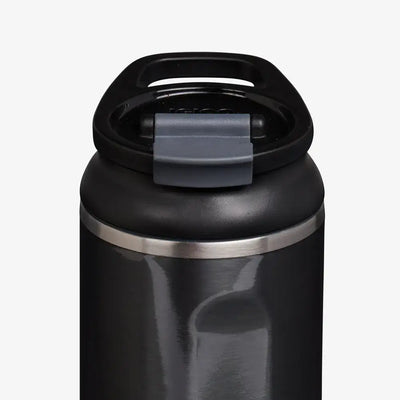 Garrafa Térmica Igloo 20oz - 591ml com tampa segura e design moderno em aço inoxidável, ideal para manter bebidas na temperatura certa.