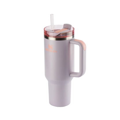 Copo Quencher Stanley 1,18L em lilás com alça ergonômica e tampa FlowState, ideal para hidratação diária com praticidade e estilo.