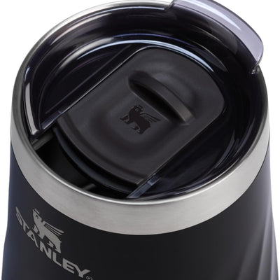 Copo Térmico Stanley Reserve Wine 325ml com design sofisticado e tampa prática.
