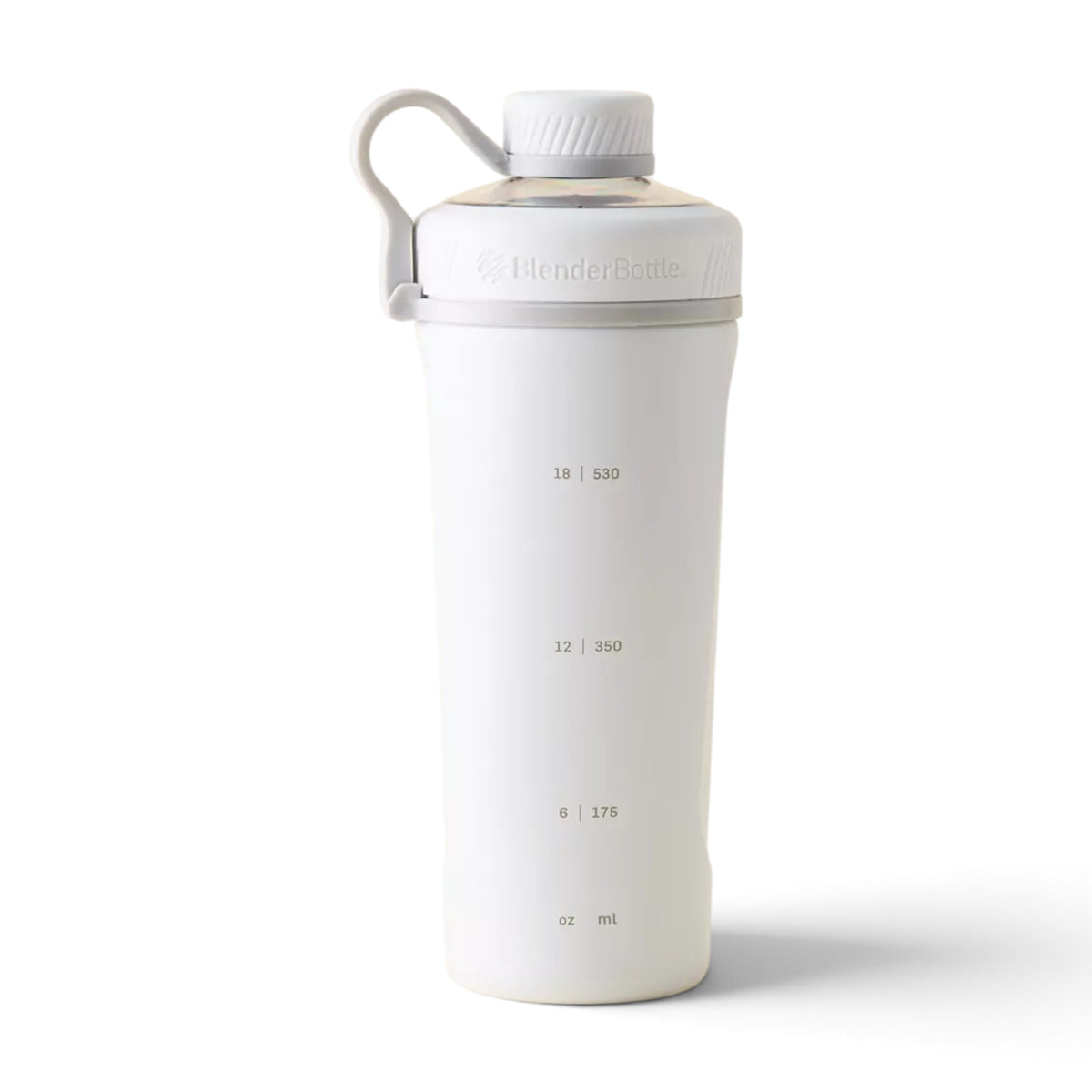 Coqueteleira Blender Bottle Radian 770 ml Branca, vista frontal com tampa fechada, foto 12 de 21