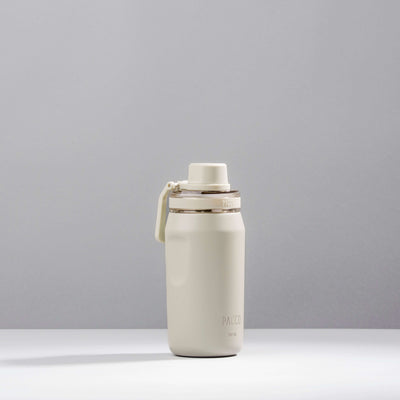 Garrafa Térmica PACCO Vyta 350ml branca em superfície neutra, destacando seu design moderno e desempenho térmico.