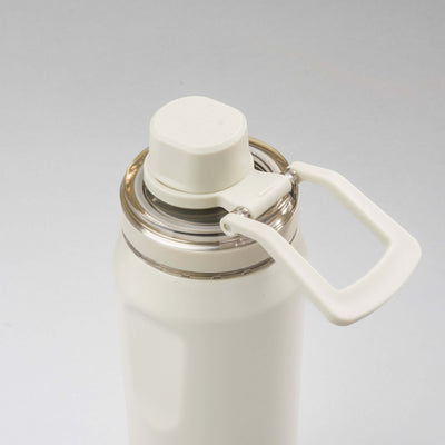 Tampa da Garrafa Térmica PACCO Vyta 500ml em aço inox, destacando design sofisticado e isolamento térmico.