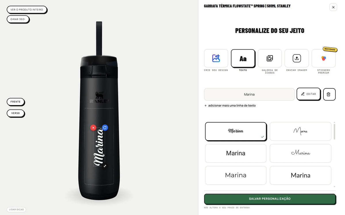 Editor de personalização no computador: garrafa em 3D com o nome Marina e o painel com texto, ícones, envio de imagem e criação com IA