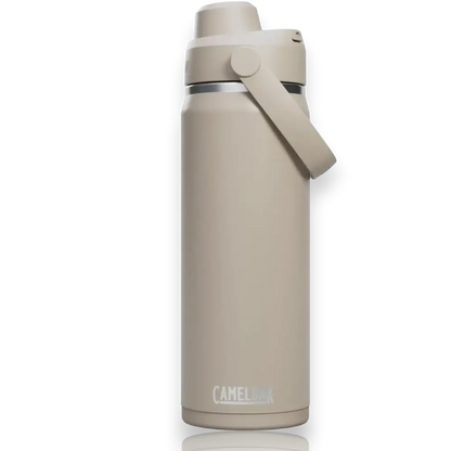 Garrafa Térmica Camelbak Thrive Chug 590ml em cor neutra, ideal para manter bebidas geladas por até 23 horas e quentes por até 11 horas.