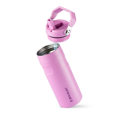 Garrafa Térmica Aerolight Flip Straw | 473ml, design rosa inovador, corpo de aço inox reciclado, leve e compacto para fácil transporte.