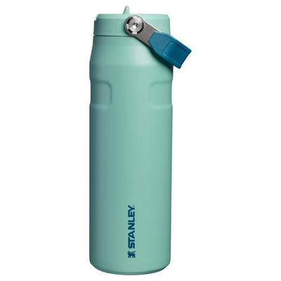 Garrafa Térmica Aerolight Flip Straw Stanley 710 ml Spring Green, vista frontal com tampa fechada