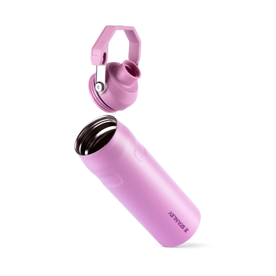 Garrafa Térmica Stanley Aerolight™ Fast Flow - 710ml em rosa, design moderno e hermético, mantém a bebida gelada por até 10 horas.