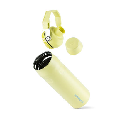 Garrafa Térmica Stanley Aerolight™ Fast Flow - 710ml em design moderno, feita com aço inox 18/8 reciclado, aberta e pronta para uso.