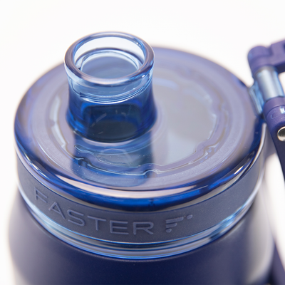 Garrafa térmica Faster Oásis 500ml na cor marinho