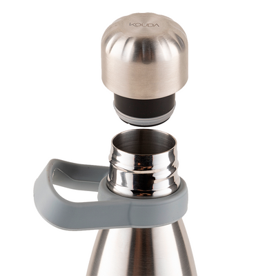 Garrafa Térmica Kouda Grey 500 ml Prata, com a tampa aberta