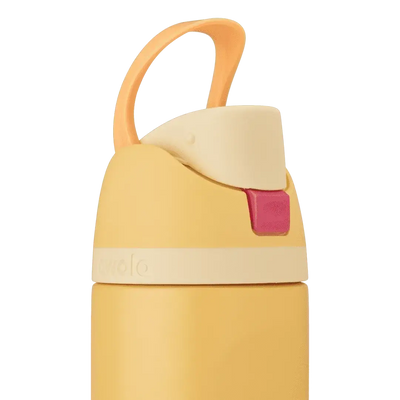 Garrafa térmica Owala FreeSip 710ml, design inteligente em amarelo, duas formas de beber.