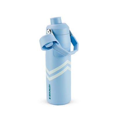 Garrafa Térmica Stanley Aerolight™ Fast Flow 710 ml Cornflower Chevron, com a tampa aberta