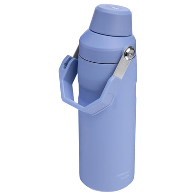 Garrafa Térmica Stanley Aerolight™ Fast Flow 710 ml Hydrangea, vista frontal com tampa fechada, foto 91 de 141