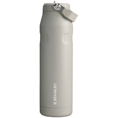 Garrafa Térmica Stanley Aerolight™ Flip Straw 1,1 L Ash, vista frontal com tampa fechada