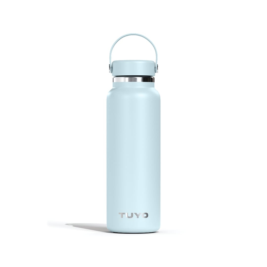 Garrafa Térmica Tuyo 1200 ml Azul Névoa, vista frontal com tampa fechada