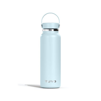 Garrafa Térmica Tuyo 1200 ml Azul Névoa, vista frontal com tampa fechada