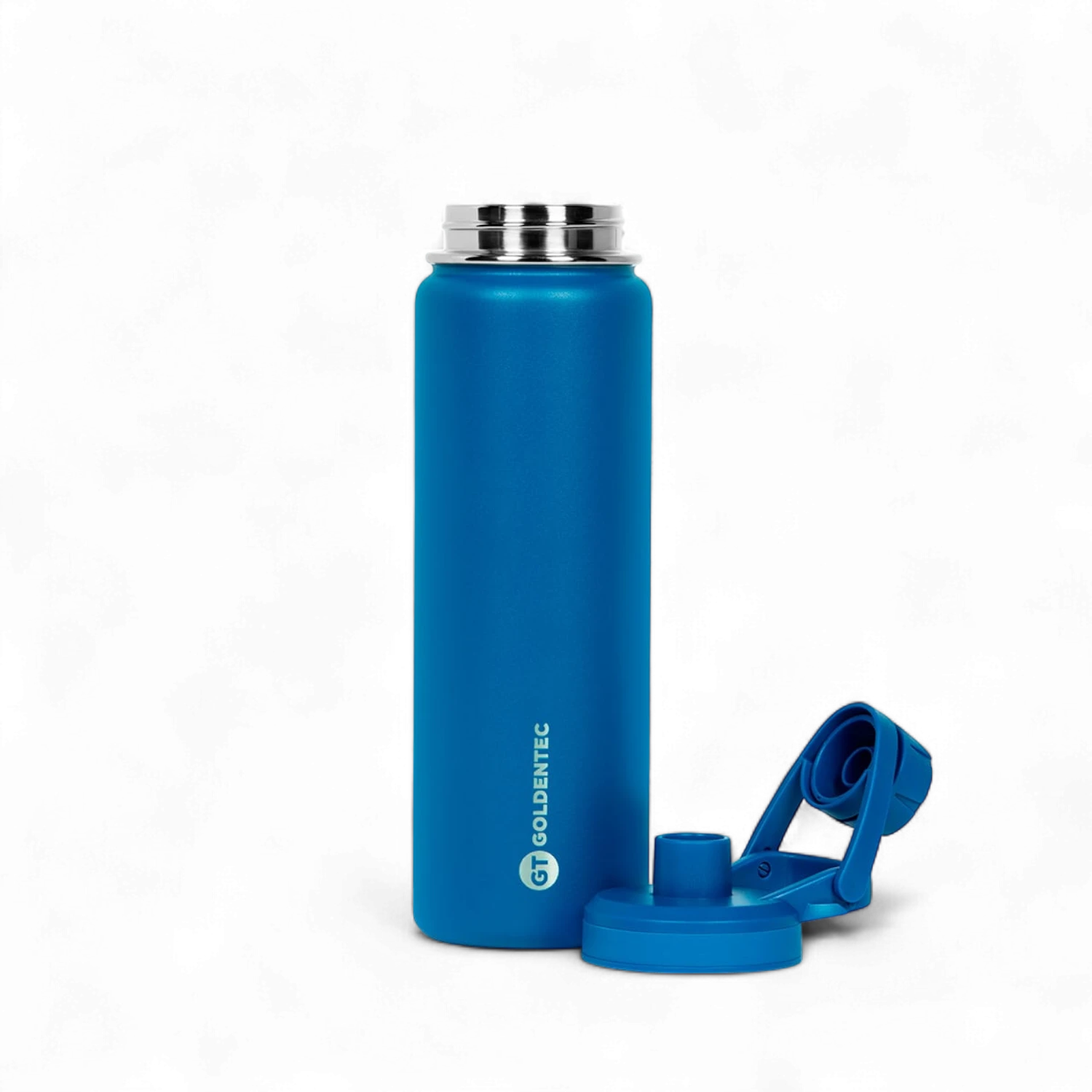 Garrafa Térmica Goldentec 750ml azul com tampa aberta, desempenho térmico de 12h quente e 24h frio, design moderno e eficiente.