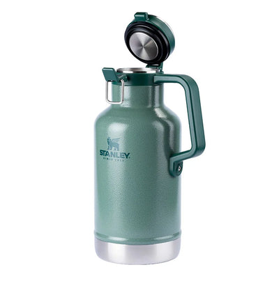 Growler Térmico Classic 1.9L Stanley verde com tampa aberta exibindo interior em aço inoxidável.