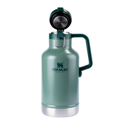 Green Growler Térmico Classic 1.9L Stanley with open lid for thermal conservation