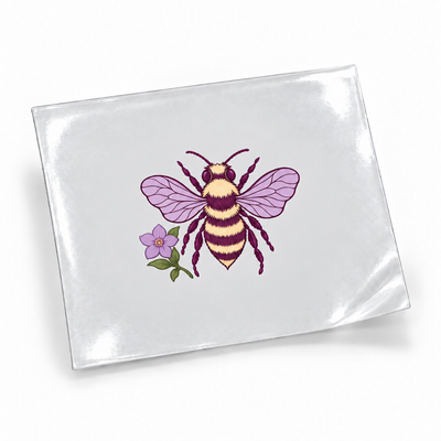 Lavanda Botânica — Abelha — sticker UV DTF individual com verniz — apresentação