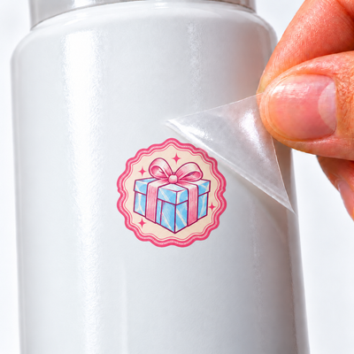 Selos de Viagem — Presente — sticker UV DTF individual com verniz — detalhe de aplicação
