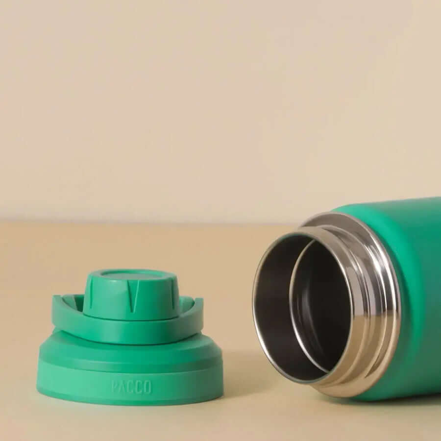 Garrafa Térmica PACCO Hydrav2 650ml em verde com tampa removível para isolamento térmico.