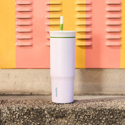 Copo Tumbler Térmico Owala - 710ml | 24oz com design inteligente e isolamento a vácuo, ideal para bebidas quentes ou frias.