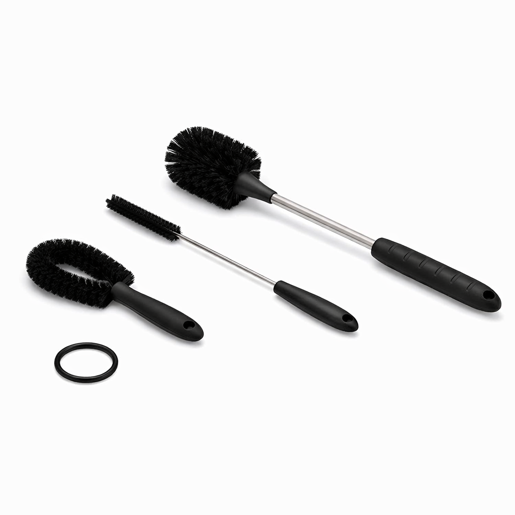 Conjunto de Kit de Escovas para Limpeza de Garrafas, Canudos e Tampas com escovas variadas em fundo branco.