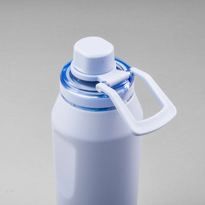 Garrafa Térmica PACCO Vyta 950ml em aço inox com tampa de segurança e alça prática, ideal para manter bebidas frias ou quentes por longas horas.