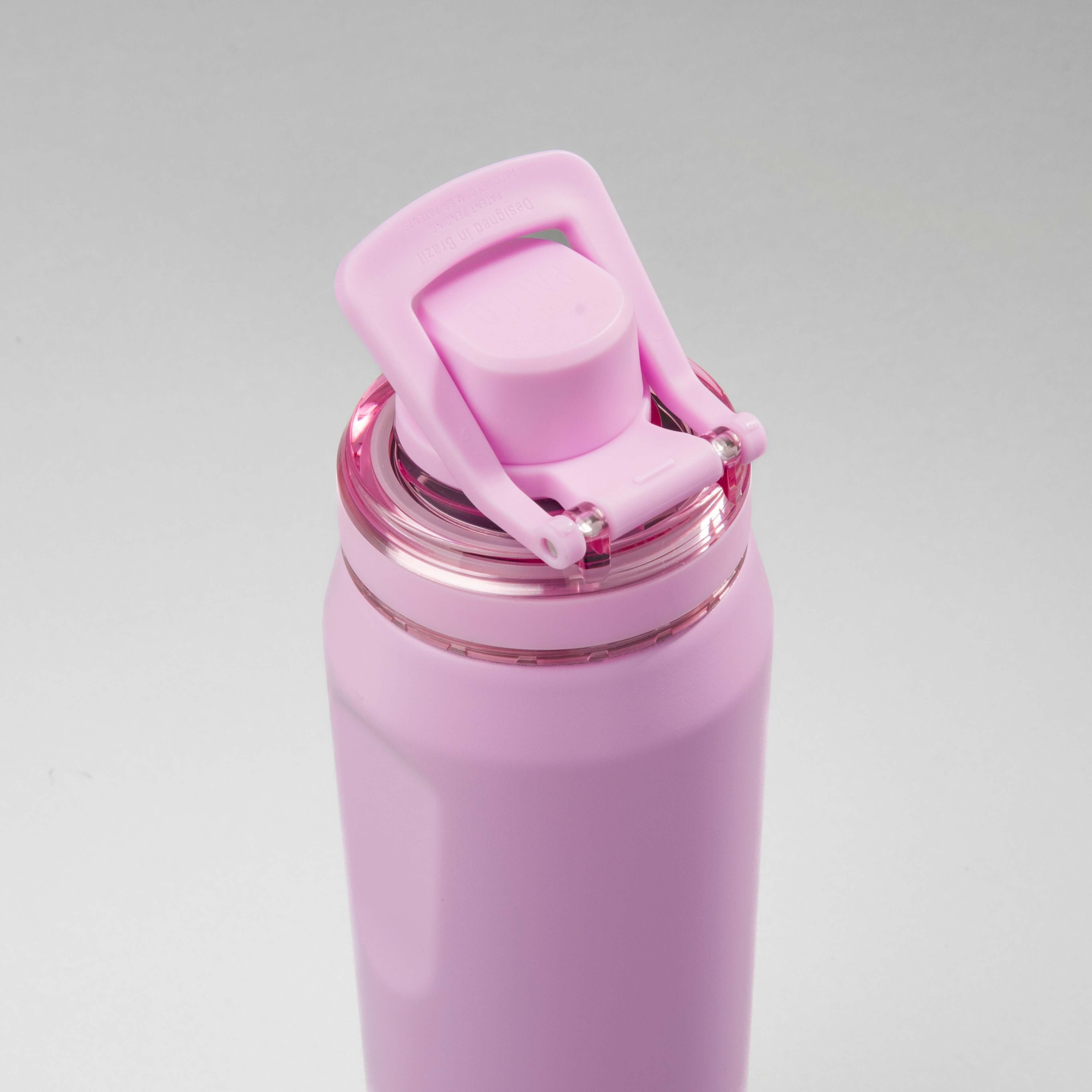 Detalhe da tampa rosa da Garrafa Térmica PACCO Vyta 500ml em aço inoxidável.