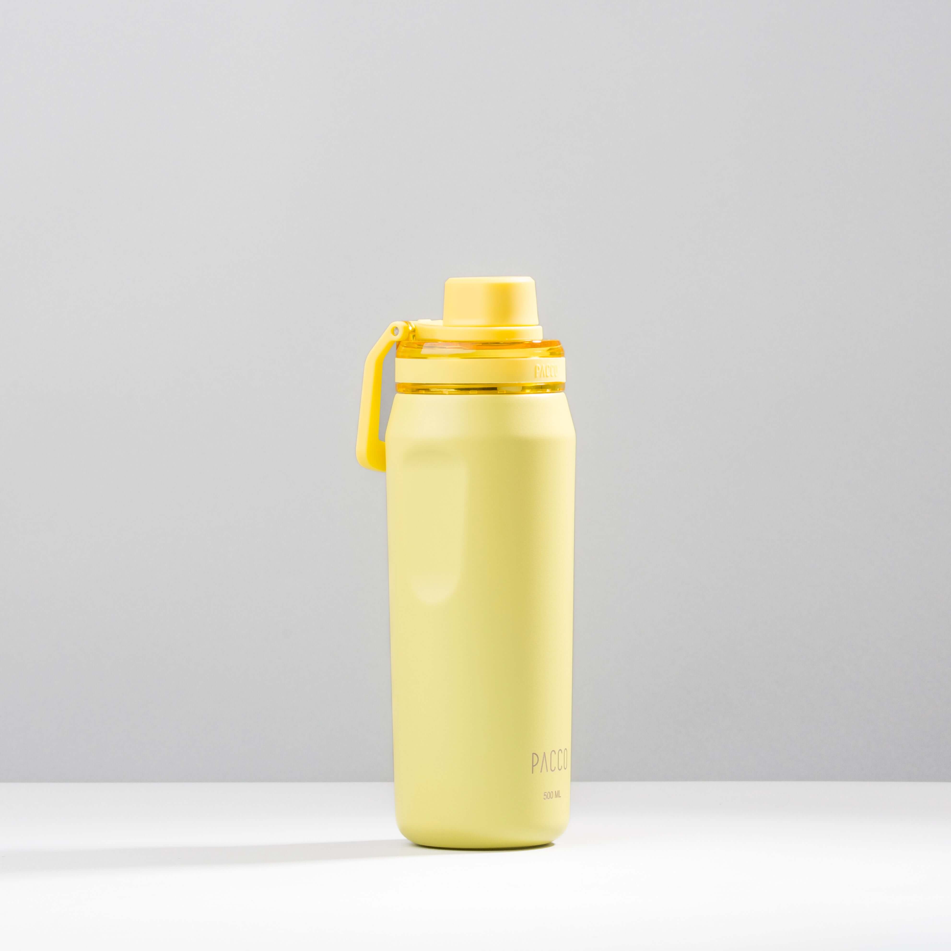Garrafa Térmica PACCO Vyta 500ml amarelo com isolamento a vácuo de parede dupla, mantém bebidas geladas por 24h e quentes por 12h.