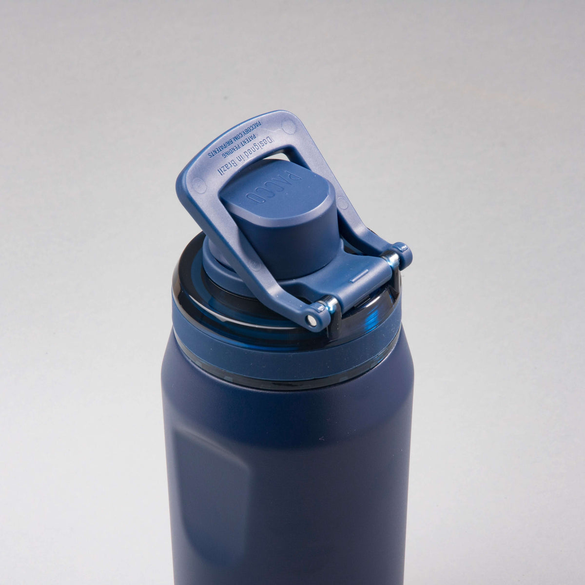 Garrafa Térmica PACCO Vyta 350ml em aço inoxidável azul, design moderno e tampa ergonômica. Ideal para uso diário e viagens.