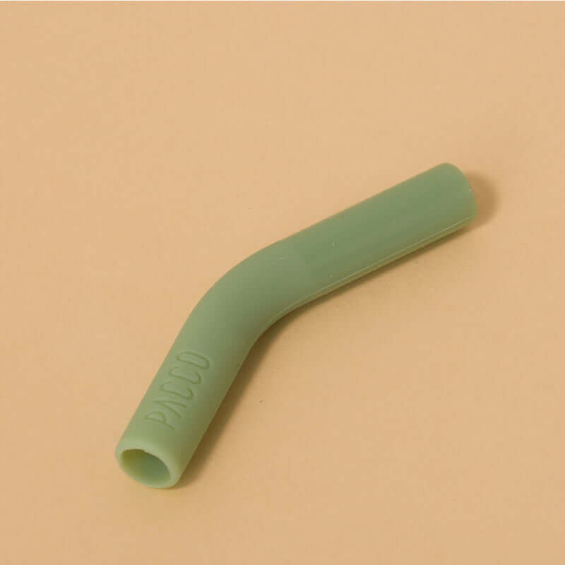 Ponteira de Silicone Eco Canudo PACCO em silicone verde, destacando conforto e durabilidade para uma experiência de bebida melhorada.