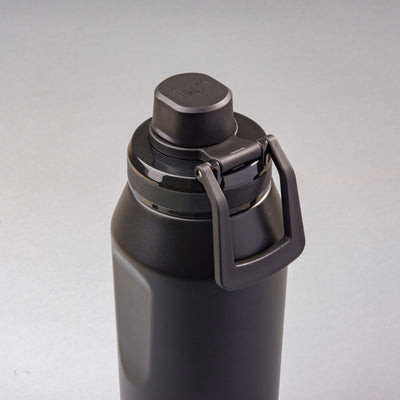 Garrafa Térmica PACCO Vyta 950ml em aço inox com isolamento térmico, vista superior do design moderno.