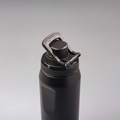 Garrafa Térmica PACCO Vyta 500ml preta em aço inox, design sofisticado.