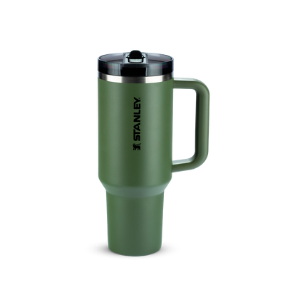 Copo Quencher Protour Stanley | 1,18L verde com tampa Flip Straw e isolamento térmico avançado.