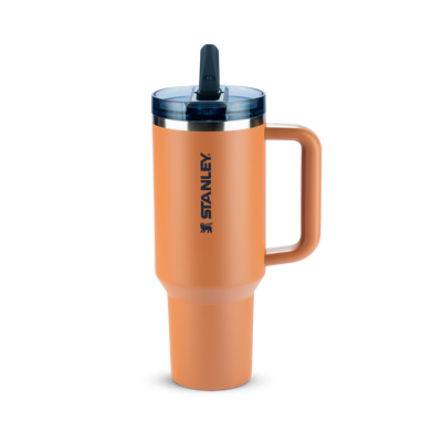 Copo Quencher Protour Stanley | 1,18L laranja com tampa Flip Straw e isolamento térmico.