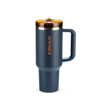 Copo Quencher Protour Stanley | 1,18L com tampa Flip Straw ProTour e vedação total, cor azul escuro, ideal para hidratação diária.