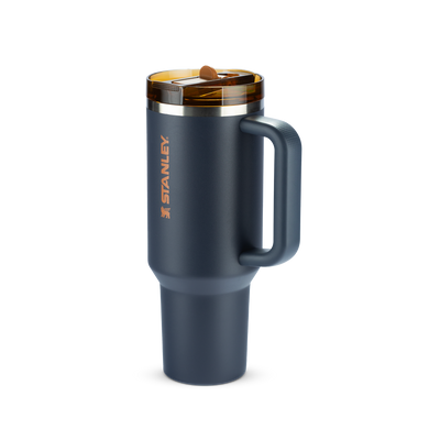 Copo Quencher Protour Stanley | 1,18L em azul com tampa Flip Straw e design moderno para alta performance térmica.