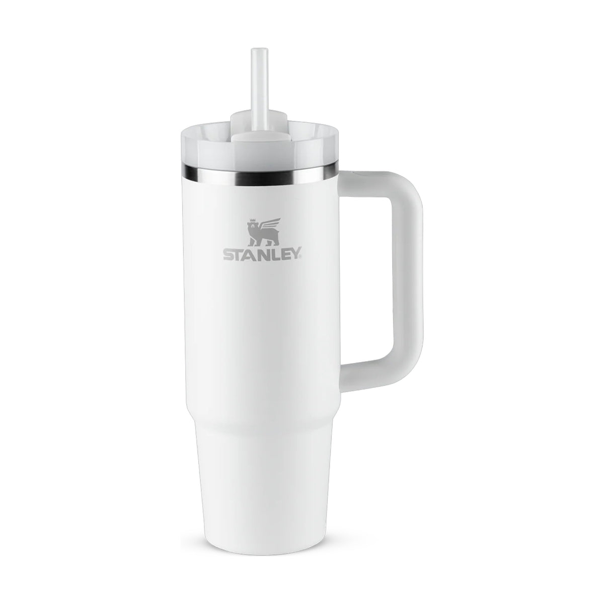Copo Quencher Stanley 887ml branco com alça ergonômica e tampa de 3 posições para manter bebidas geladas por até 40 horas.