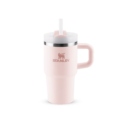 Copo Quencher com alça Stanley | 591ml rosa, design sofisticado, com alça ergonômica e canudo reutilizável, isolamento térmico eficiente.