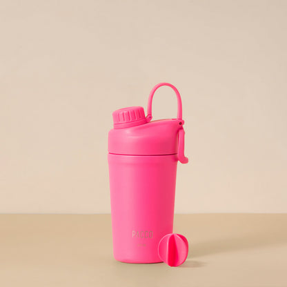 Copo Térmico PACCO Shaker 600ml em rosa, destaque para sua tampa prática e bola mixer inclusa, ideal para bebidas quentes ou frias.