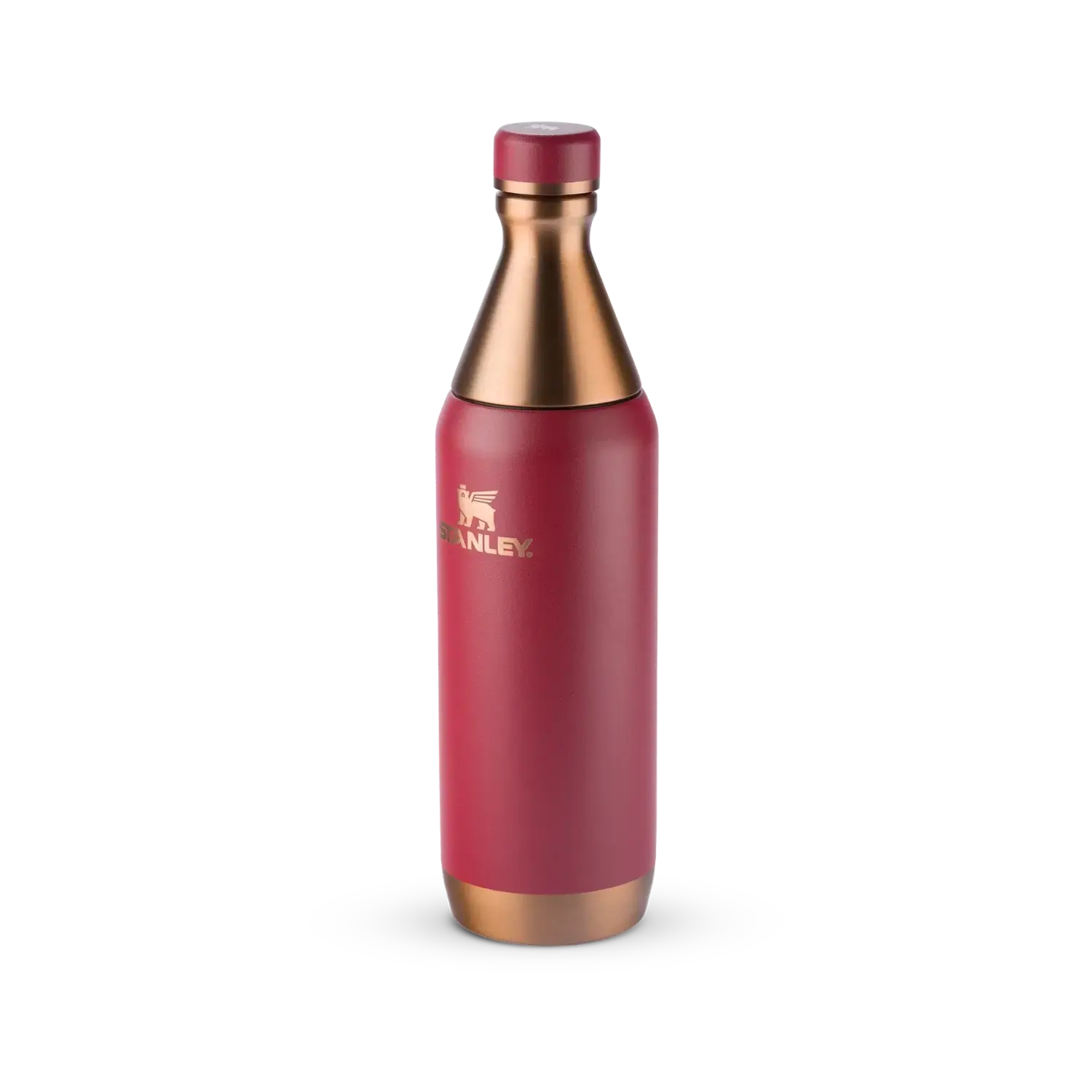 Garrafa Térmica Slim Bottle Stanley | 591ml com design ultracompacto em aço inoxidável vermelho, ideal para transporte fácil.