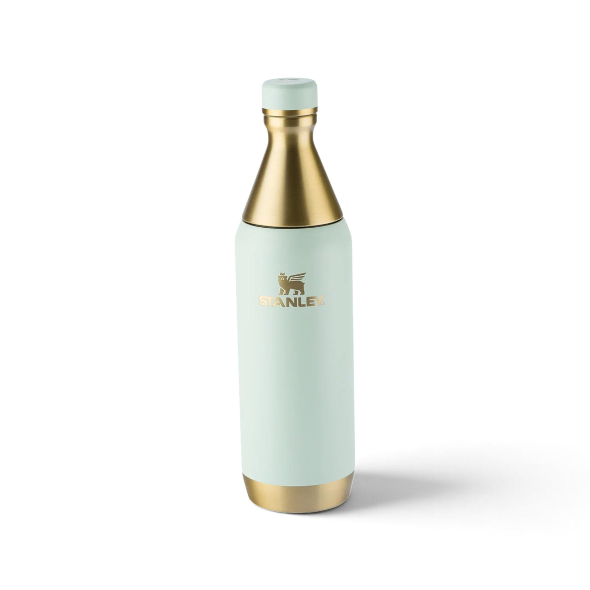 Garrafa Térmica Slim Bottle Stanley (591 ml) Gilded Celadon, vista frontal com tampa fechada