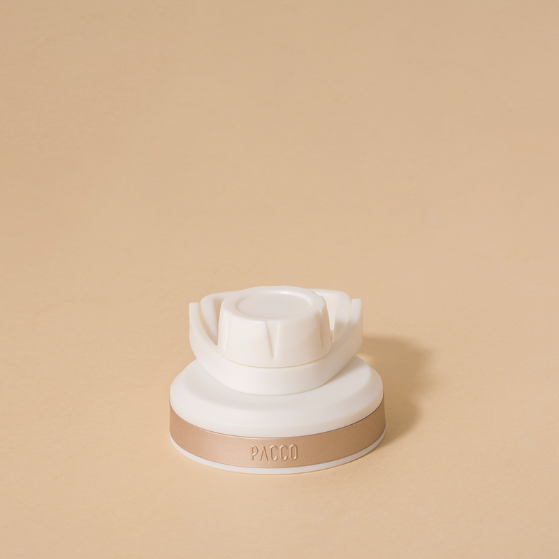 Tampa PACCO Stiff em polipropileno com vedação de silicone para fechamento hermético sem vazamentos. Design arrojado e funcional.