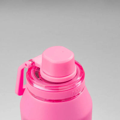 Garrafa Tampa PACCO Flow rosa com design ergonômico, ideal para bebidas quentes e frias, resistente a manchas e odores.