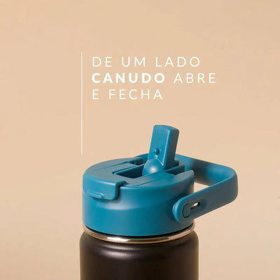 Tampa PACCO Duo com canudo abre e fecha, ideal para hidratação prática e segura em qualquer ocasião.