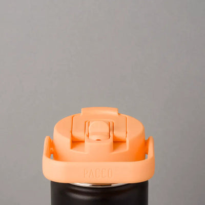 Tampa PACCO Duo com canudo flip, versátil para hidratação, em polipropileno com vedação de silicone.