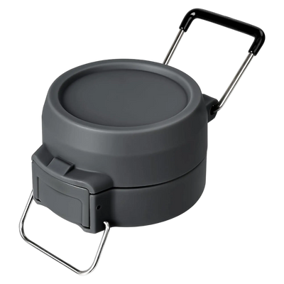 Tampa para Garrafa Quick Flip cinza escura com alça metálica, compatível com modelos importados, ideal para funcionalidade e vedação.